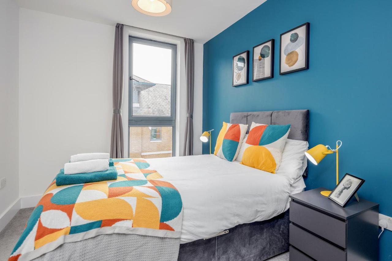 Apartamento Cloud9Sa At The Charles Chertsey Exterior foto