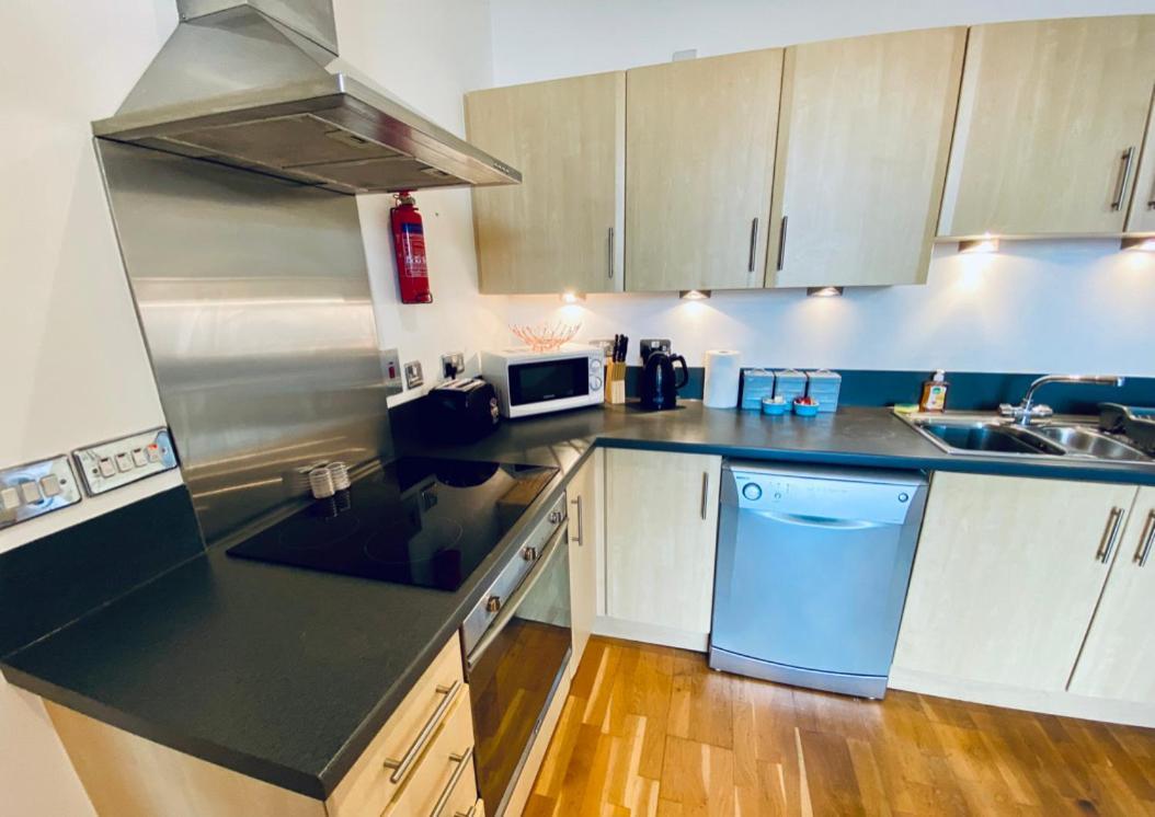 Apartamento Cloud9Sa At The Charles Chertsey Exterior foto