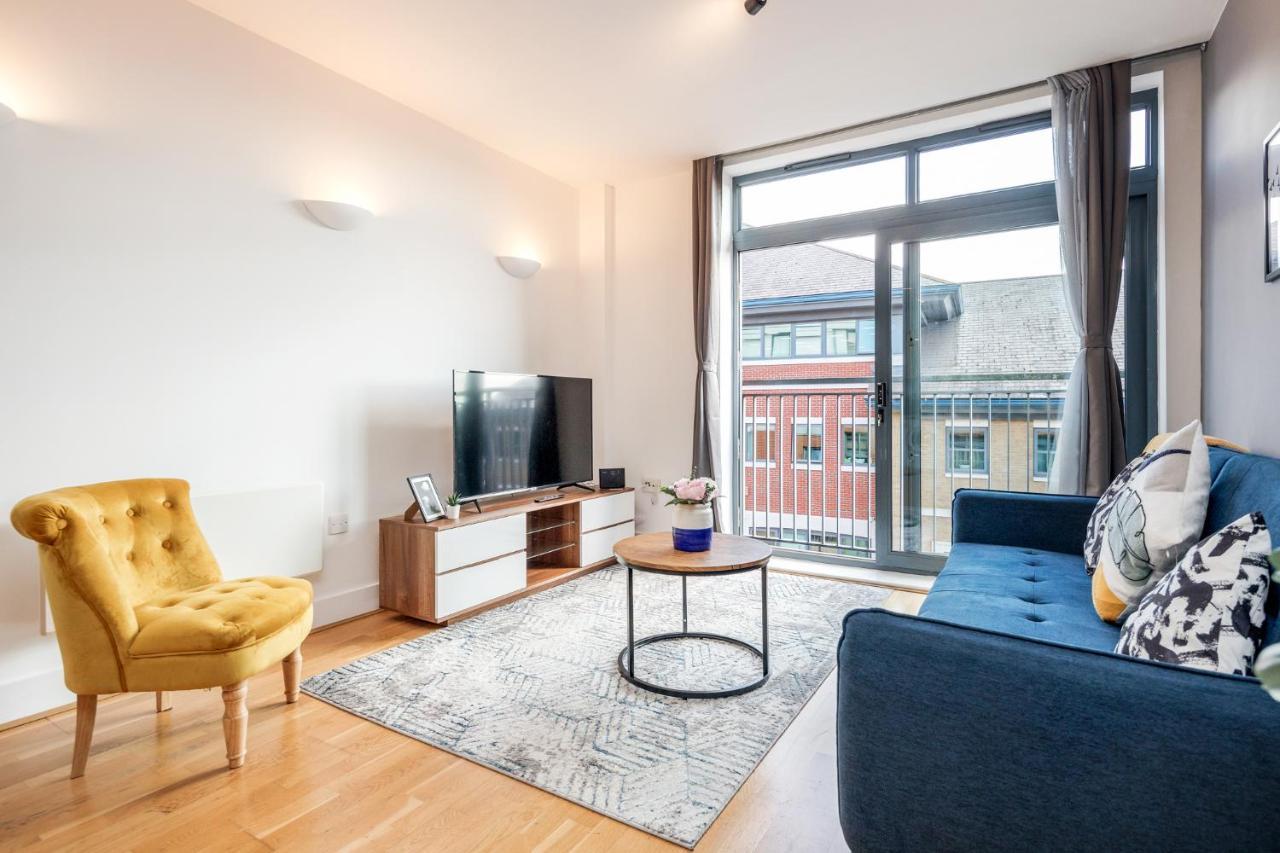 Apartamento Cloud9Sa At The Charles Chertsey Exterior foto