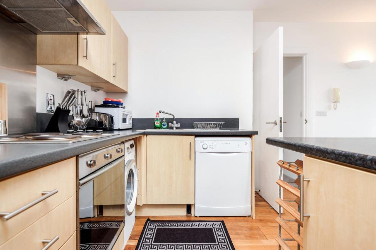 Apartamento Cloud9Sa At The Charles Chertsey Exterior foto